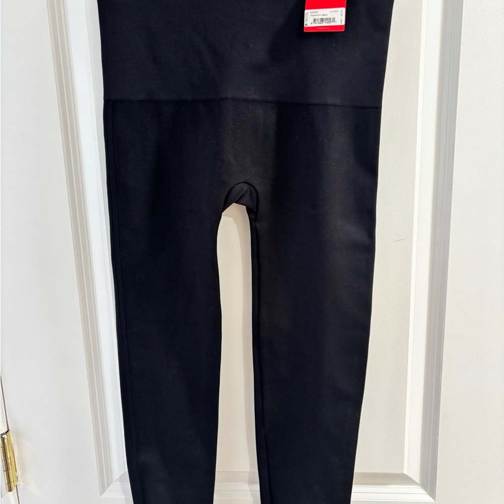 SPANX Classic Black Cropped Lamn Leggings - Picture 3 of 7